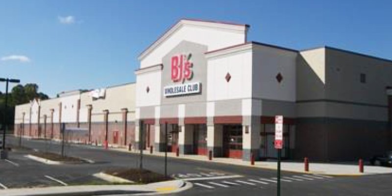 Commercial Real Estate Developper in Florida : BJ Wholesale Shopping Center, Hialeah, Florida USA.